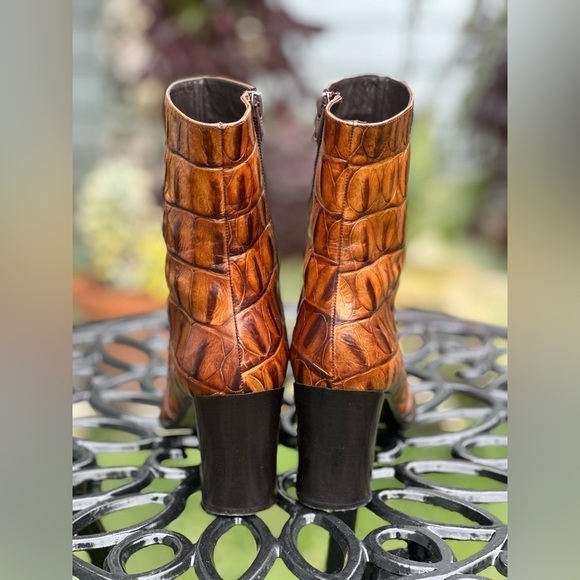 Via Spiga — Vintage Crocodile Heeled Ankle Boots - Picture 3 of 6